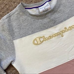 Champion multi color sweater! Size XS and in great condition